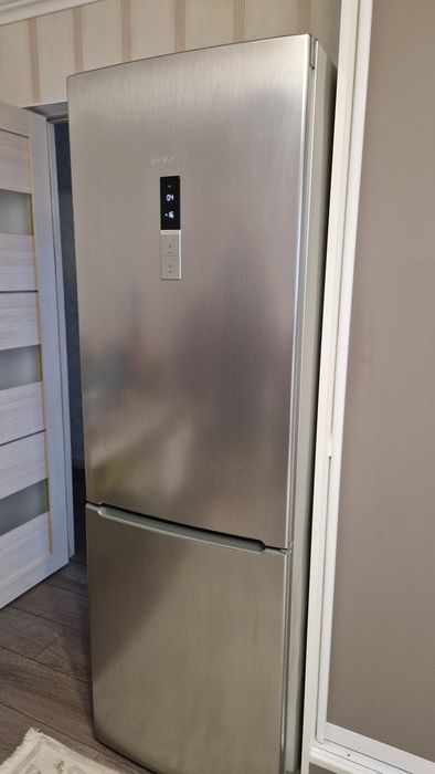 Двухкамерный холодильник Bosch