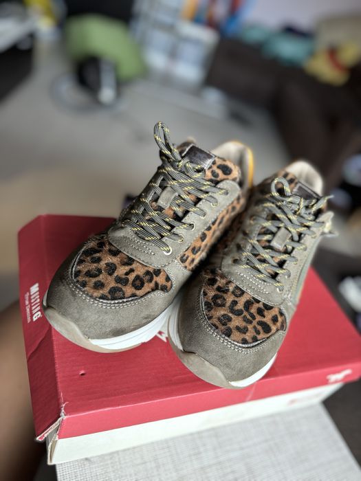 Маратонки Mustang