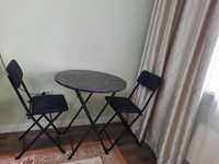 Продается комплект стол с двумя стулями