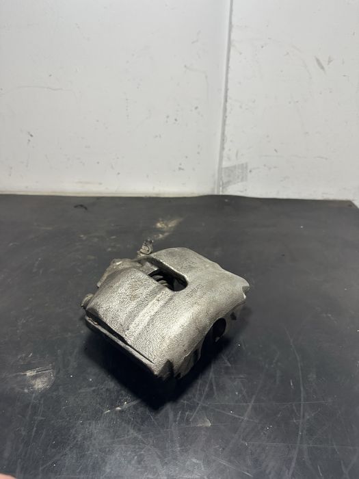 Etrier frana stanga fata Volkswagen Vw Touran  etrier frana dreapta fa