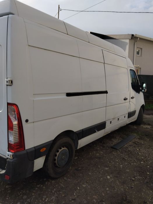 Vând Renault Master