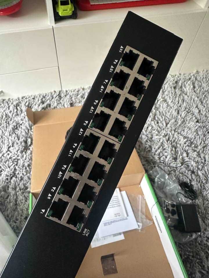 суич cisco sf110-16 16 port switch сплитер за интернет