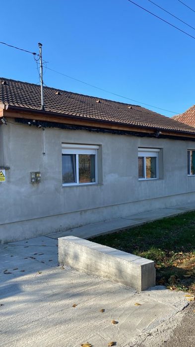 Casă de vânzare 3 camere.