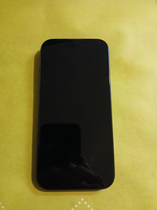Iphone 15 impecabil