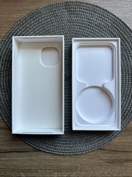 Vand cutie carton iphone 15 Midnight 256 Gb