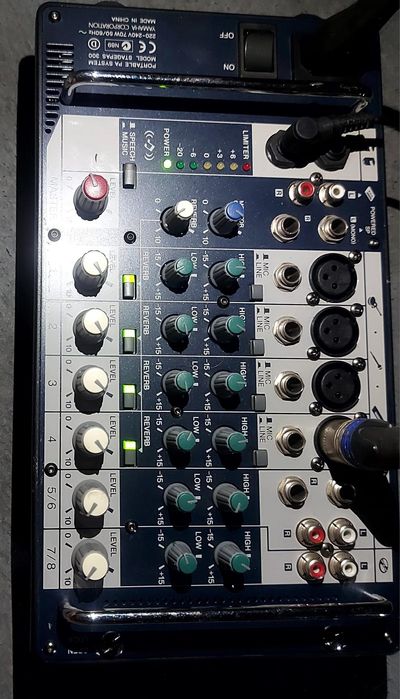 Mixer Yamaha Stagepass 300