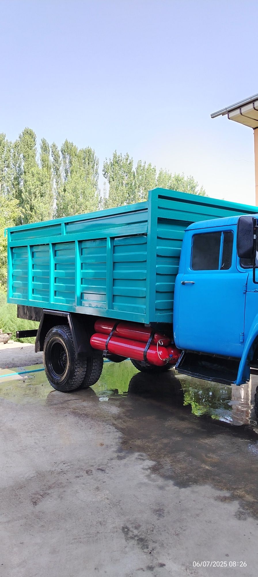 Zil 130 sotiladi