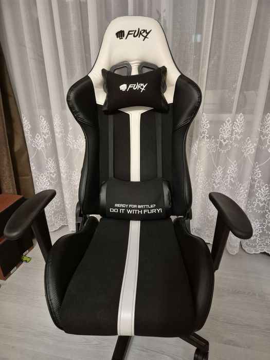 Scaun gaming Avenger Fury