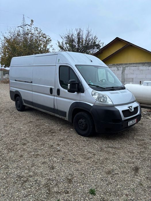 Vând urgent Peugeot boxer 3.0 diesel  plus  15 perechi cauciucuri