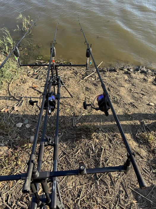 Шаранджийски въдици с макари