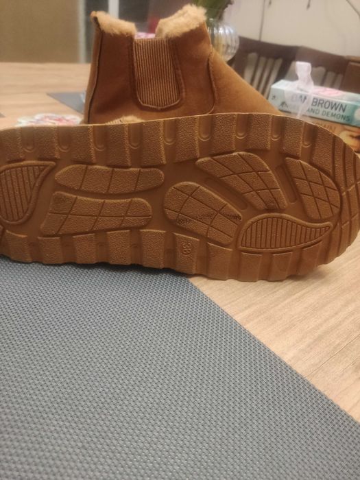 Топли боти, 38 номер