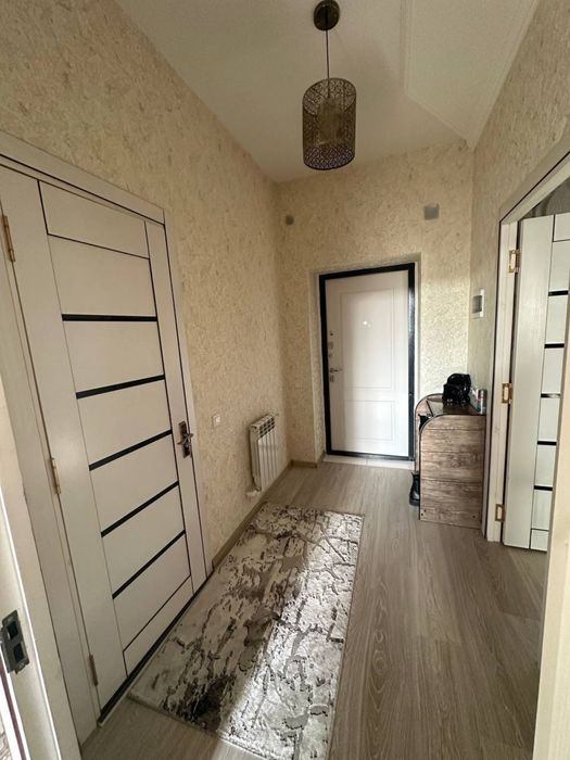 Продается квартира , гостинница сафир.