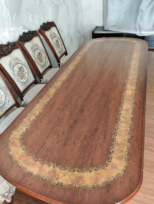 Продаётся стол со стульями