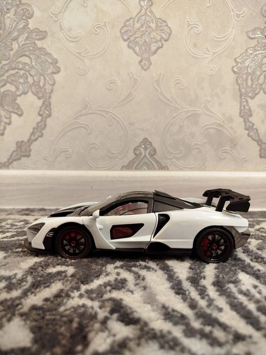 Metallic car McLaren Senna gtr