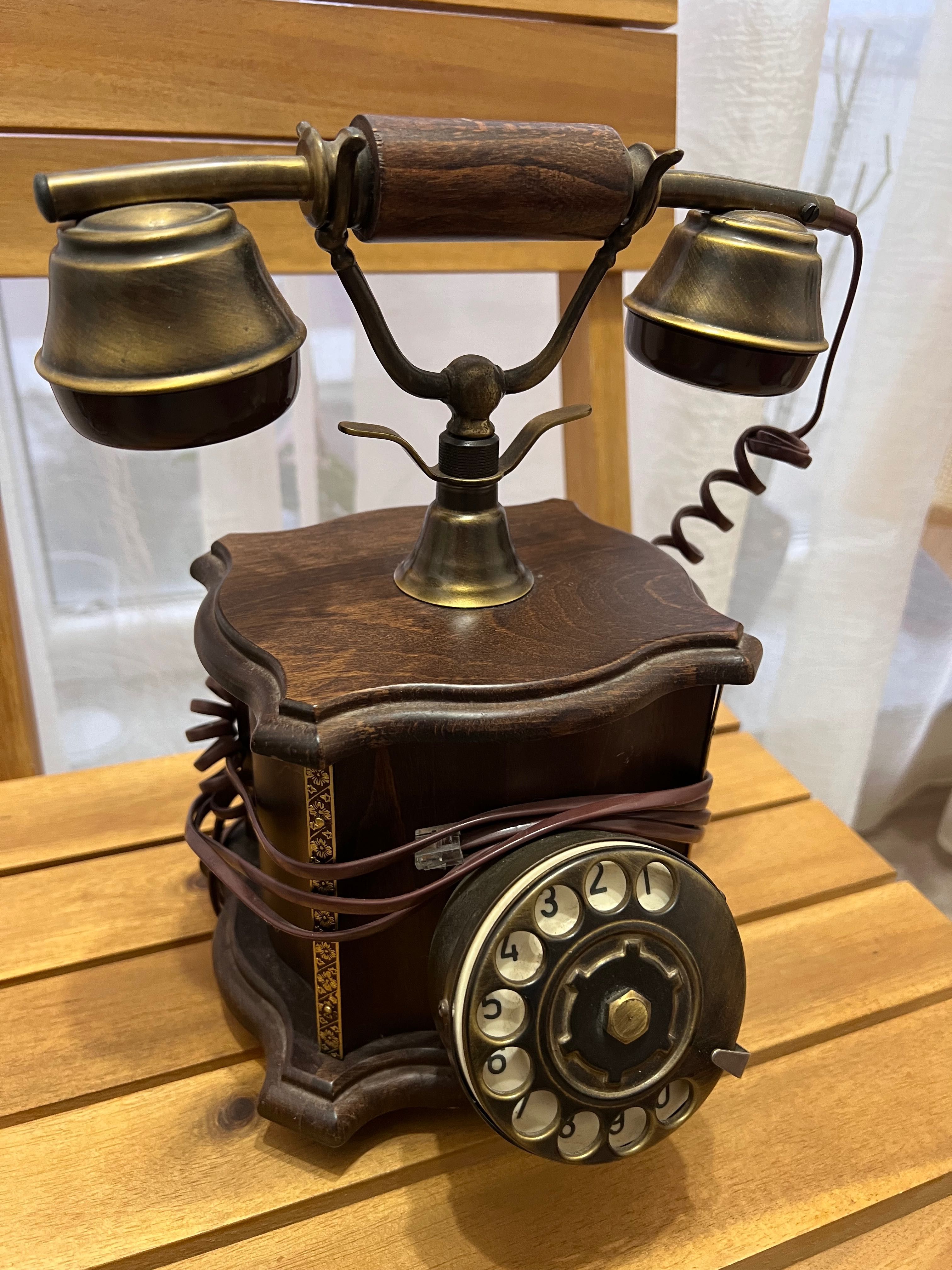 Telefon vintage din lemn