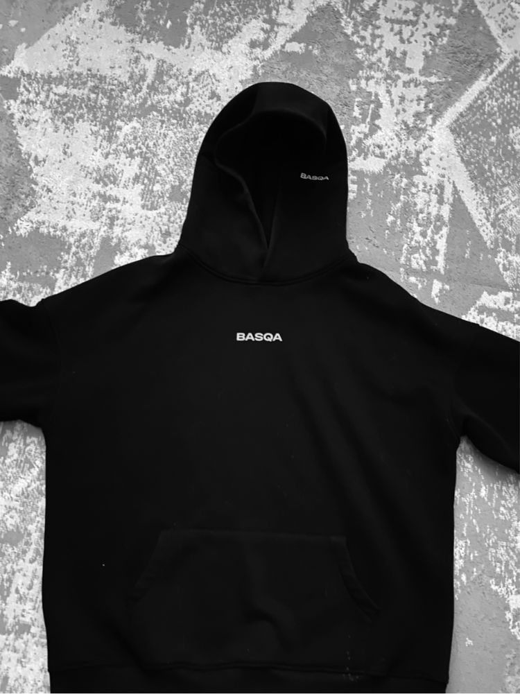 Худи-Basqa.размер-M.цена-18000. Доставка через Каз почта.