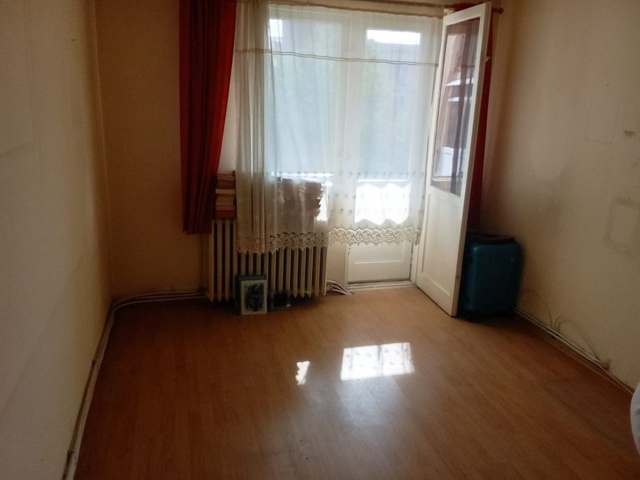 Ap 2 camere cu balcon