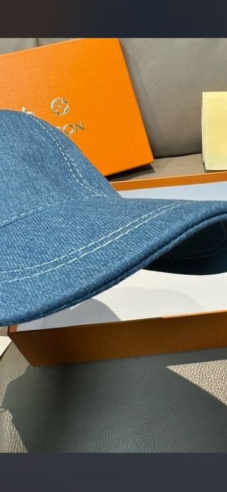 Șapcă Louis Vuitton model 2026