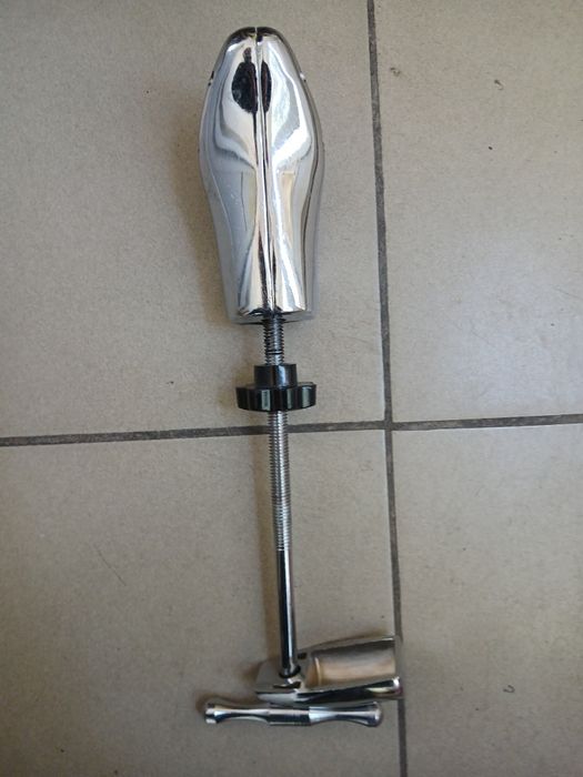 Продаётся женская металлическая растяжка для обуви