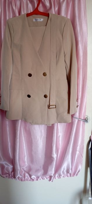 Женская одежда костюмчик