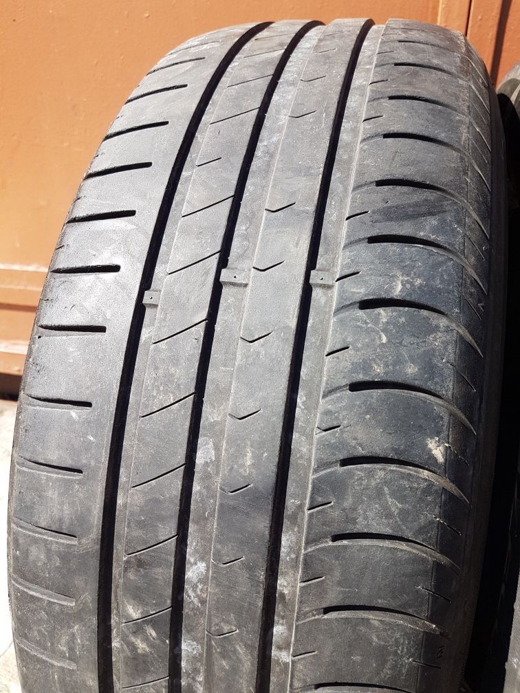 2 бр. летни гуми 215/60/16 Hankook DOT 1911 4,2 mm