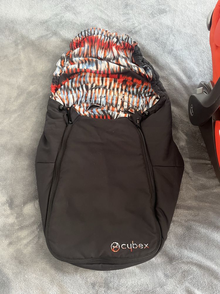 Столче за кола Cybex Aton Q