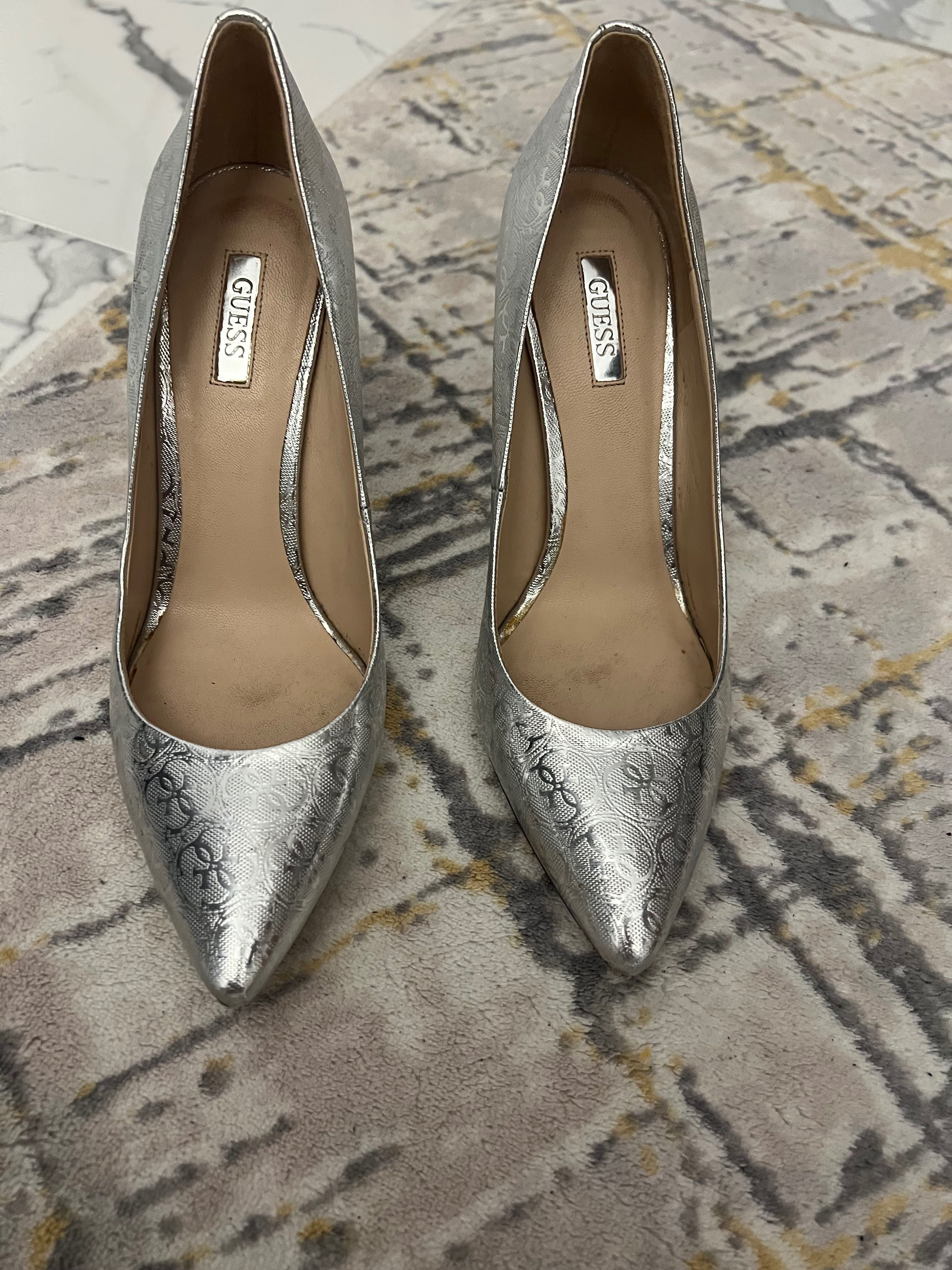 Guess Сребристи Оригинални Обувки