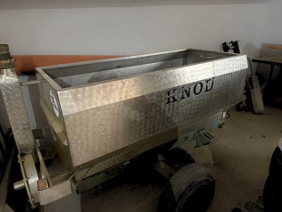 Zdrobitor struguri/mere pe remorcă – INOX – pentru tractor