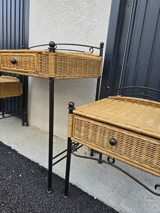 Ратанов комплект тоалетка и нощни шкафчета.