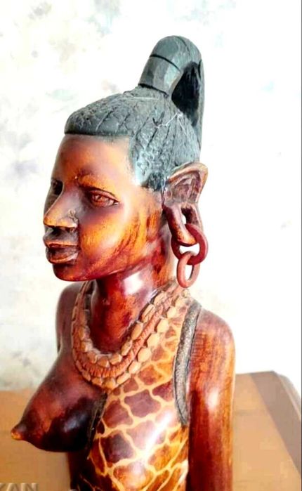 Африкански скулптури, Масивно АБАНОСОВО ДЪРВО