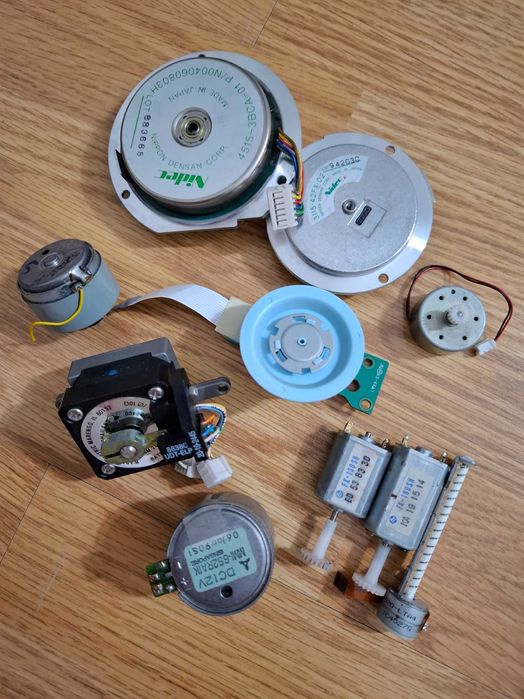 Motoraşe electronice si electrice de diferite marimi si voltaje.