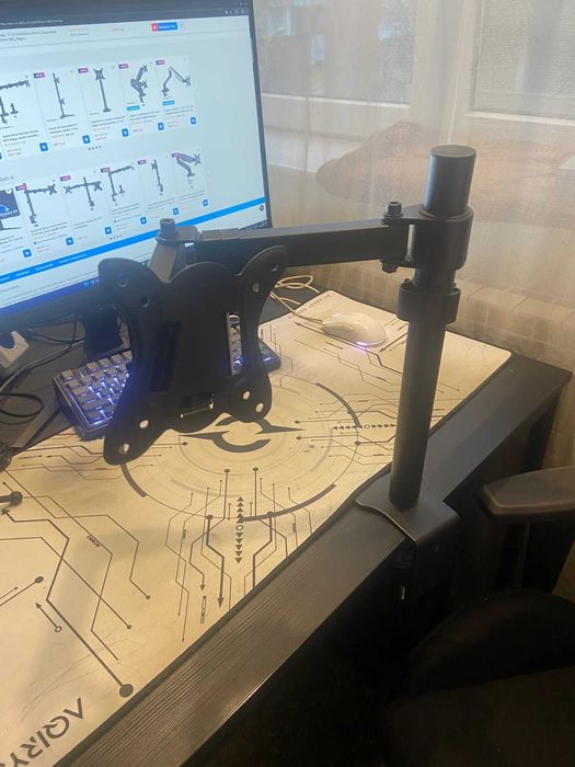 Braț monitor universal