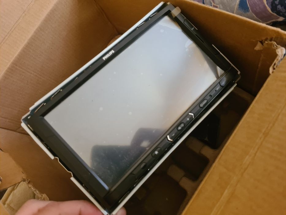 Navigatie auto philips ce600n