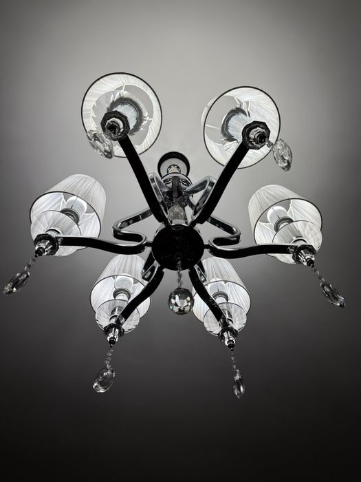 Продам люстру 6 рожковая