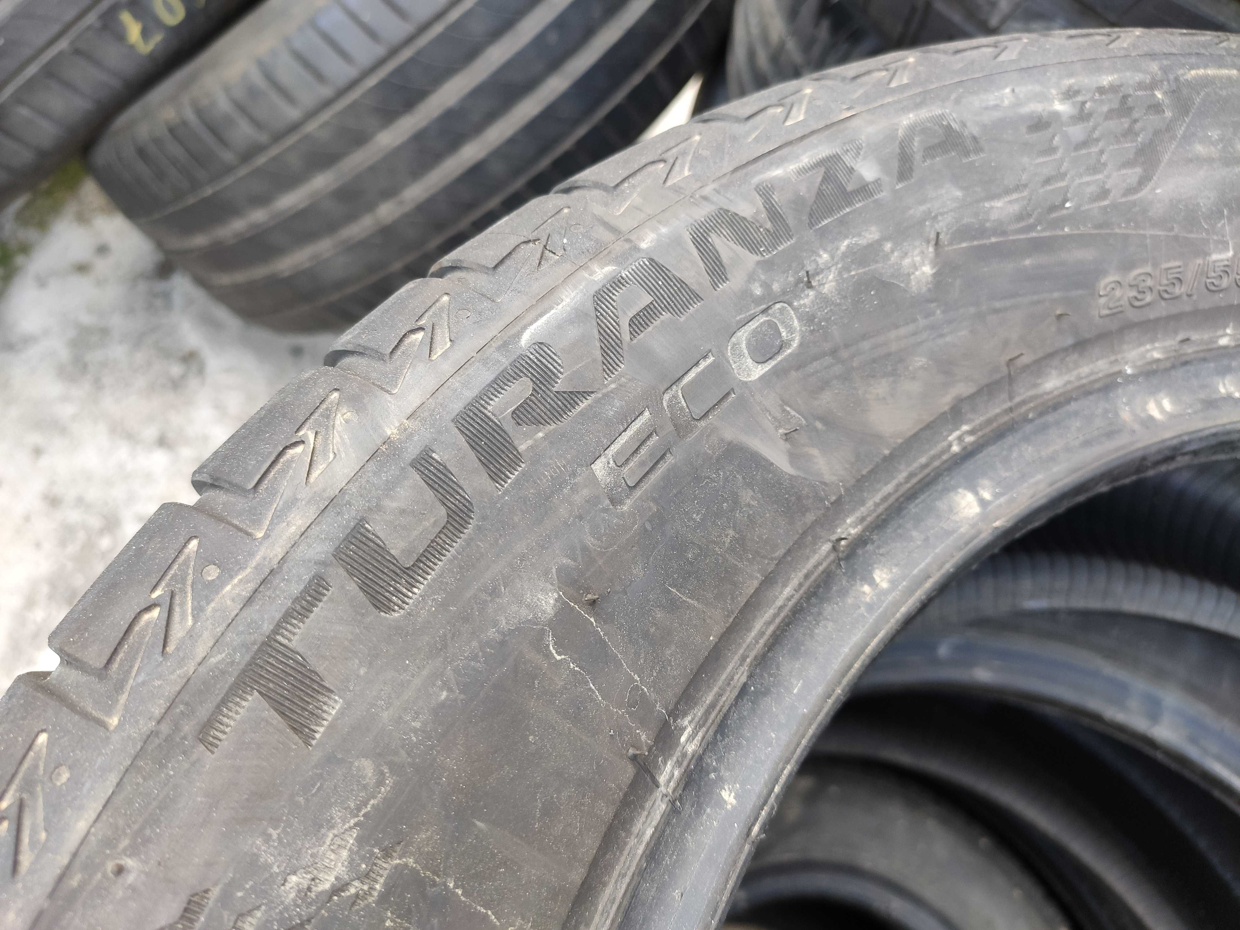 2бр Летни гуми 235 55 18 - Bridgestone -