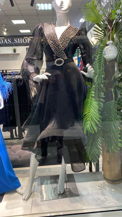 Вечернее платье, черное, очень шикарно смотрится