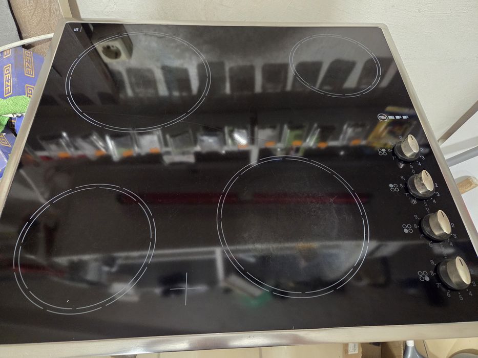 Стъклокерамичен плот Neff