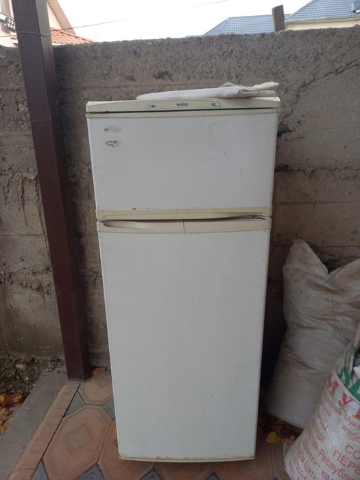 Холодильник на запчасть