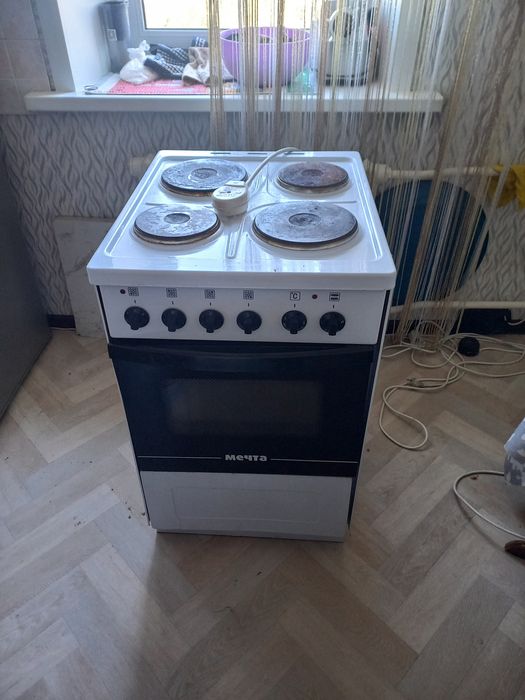Продам электроплиту "Мечта"