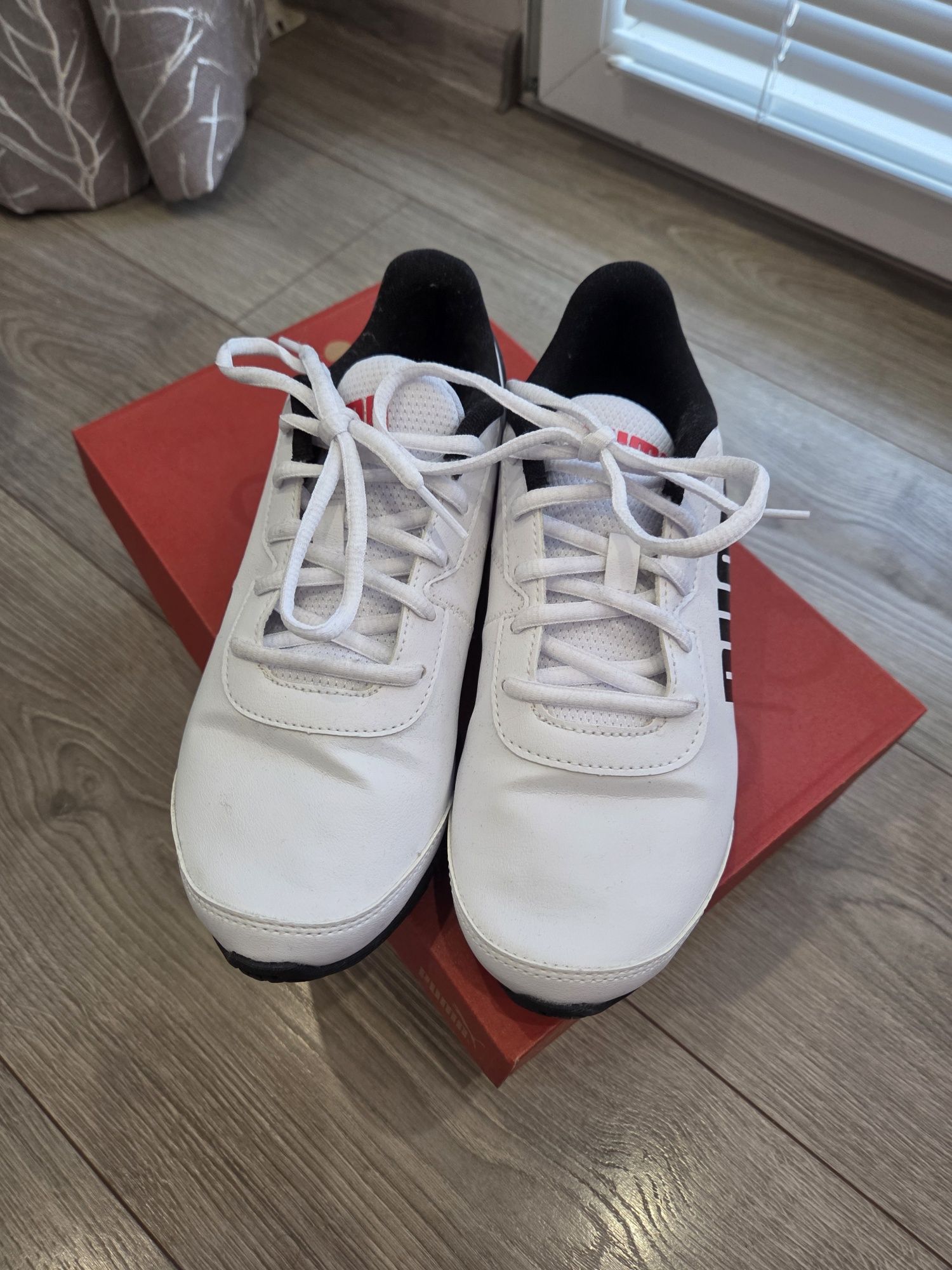 Продавам чисто нови маратонки Puma