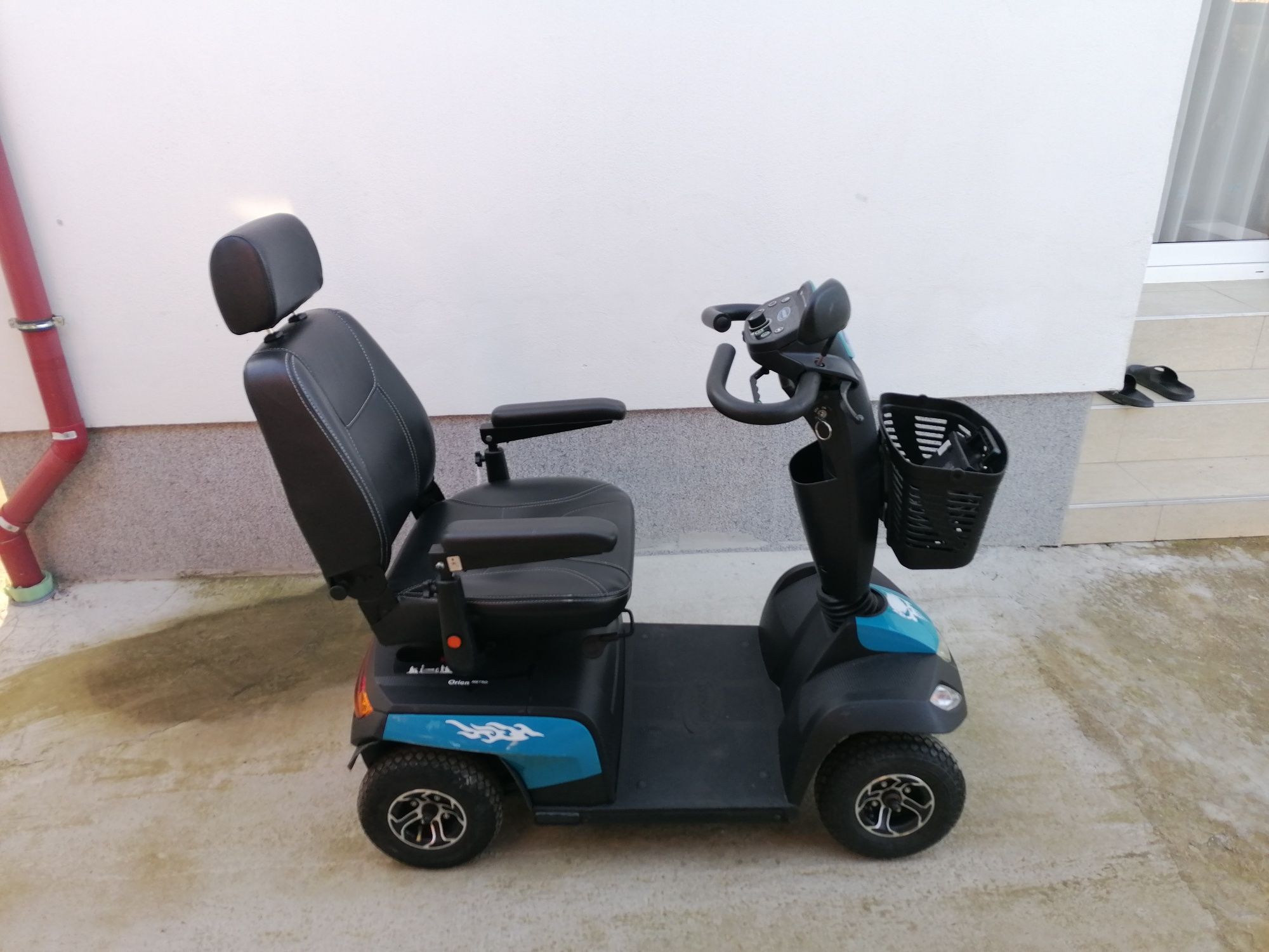 Cărucior scuter electric pentru persoane cu dizabilități Invacar Orion