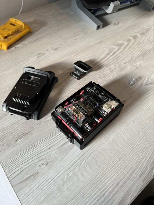 Carcasă pentru baterie DeWalt 18v 5Ah