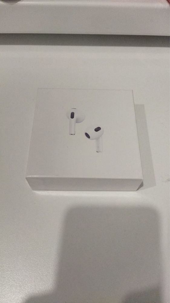 Продам Airpods 4