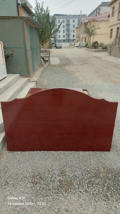 Спални иккита тумбочка билан