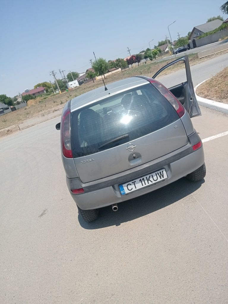 Mașina de vânzare Opel Astra
