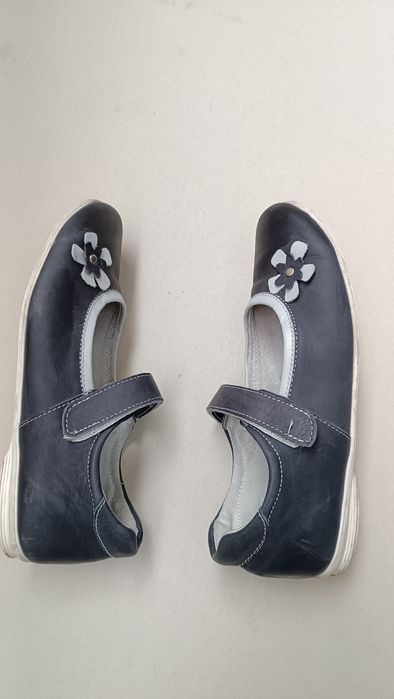 Детски обувки размер 36