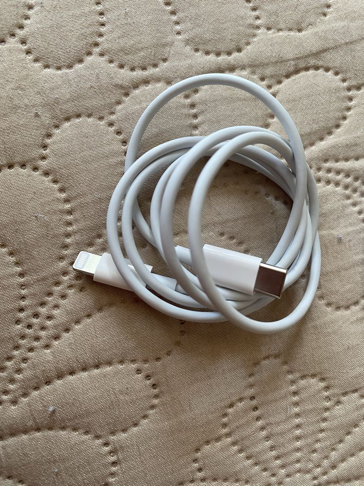 iPhone зарядка оригинал