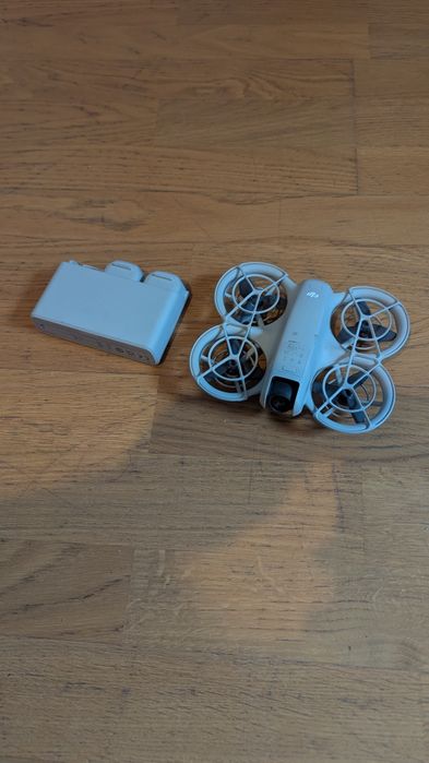 DJI NEO  3 baterii și încărcător