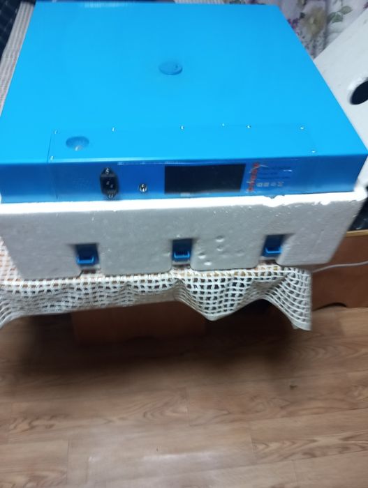 Продам инкубатор