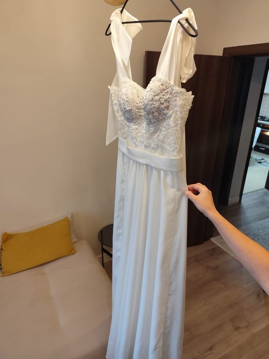 Vand rochie de mireasa